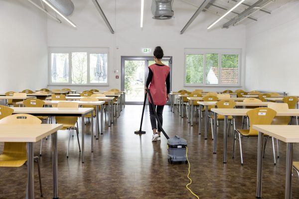 ASPIRADORA EN SECO T 11/1 CLASSIC KARCHER 15271970 - Imagen 5