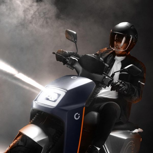 MOTO ELECTRICA 10000W HALO HASTA 130KM AZUL/NARANJA CECOTEC 00656 - Imagen 4